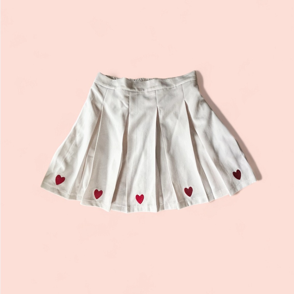 ‘Doki Doki’ White pleated heart skirt women’s medium
